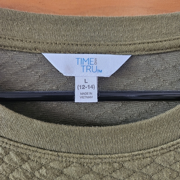 Time and Tru Women's Top - Picture 2 of 7